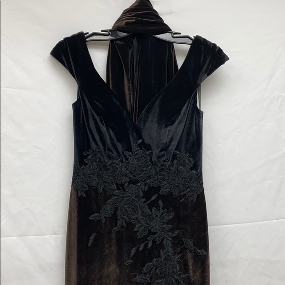 Montage by MonCheri velvet sleeveless long gown with shawl - Picture 5 of 10